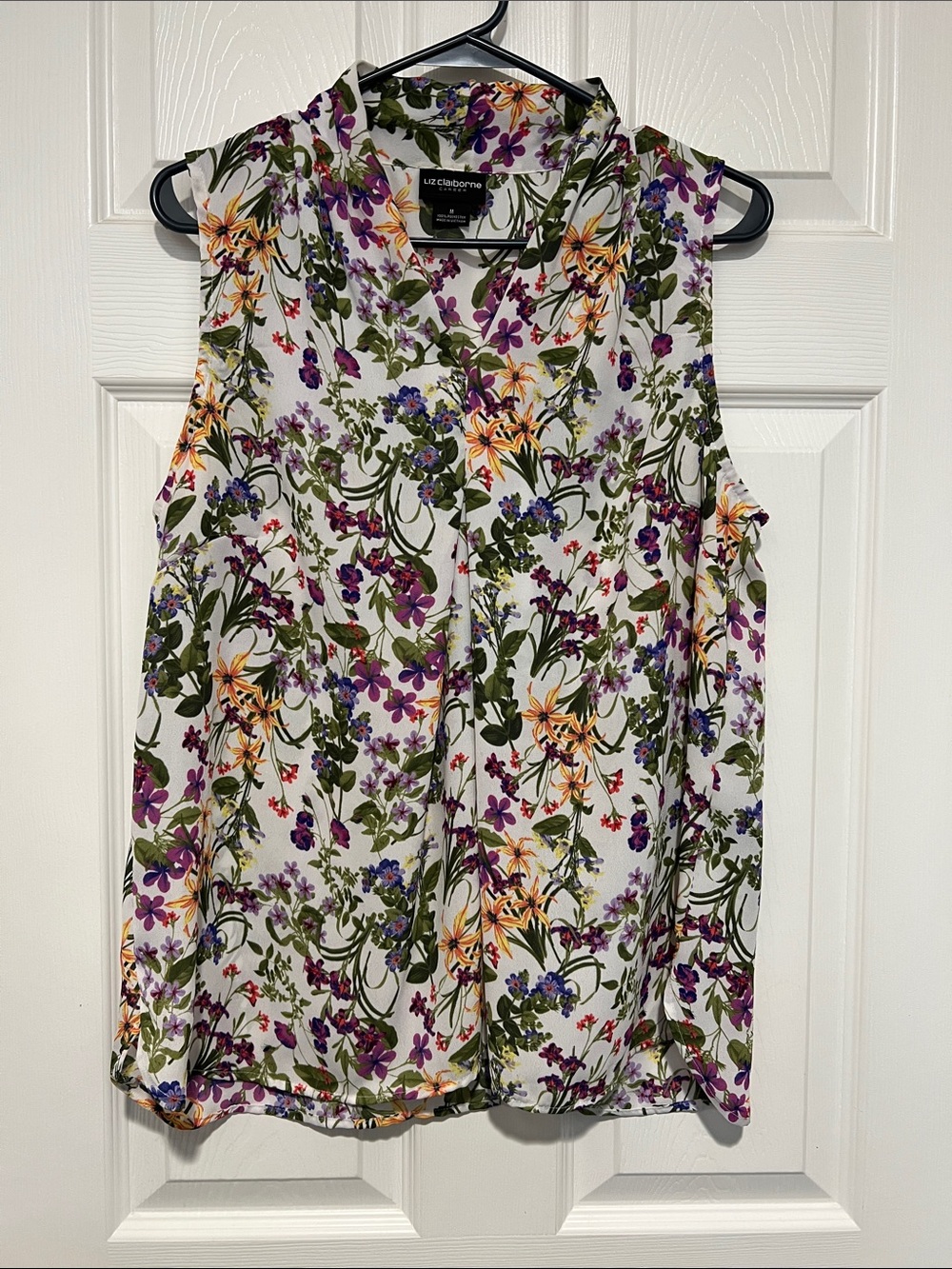 Liz Claiborne White Floral Sleeveless V-Neck Blouse